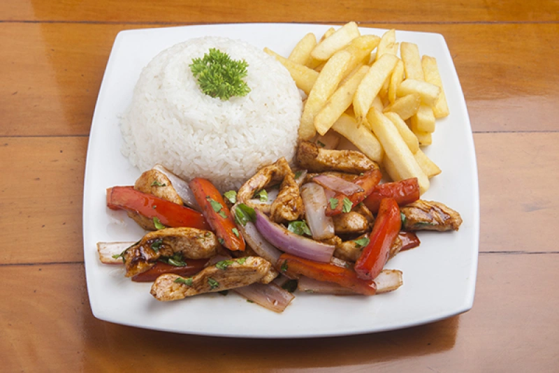 Lomito saltado